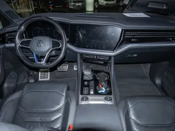 VW Touareg 3.0 V6 TSI R eHybrid 4M Pano AHK Kamera