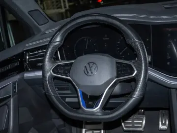 VW Touareg 3.0 V6 TSI R eHybrid 4M Pano AHK Kamera