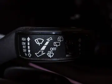 VW Touareg 3.0 V6 TSI R eHybrid 4M Pano AHK Kamera