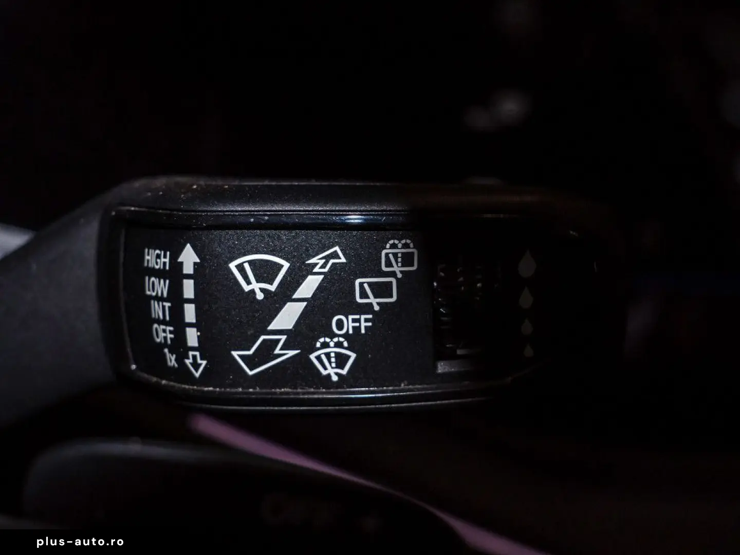 VW Touareg 3.0 V6 TSI R eHybrid 4M Pano AHK Kamera