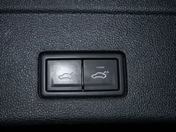 VW Touareg 3.0 V6 TSI R eHybrid 4M Pano AHK Kamera