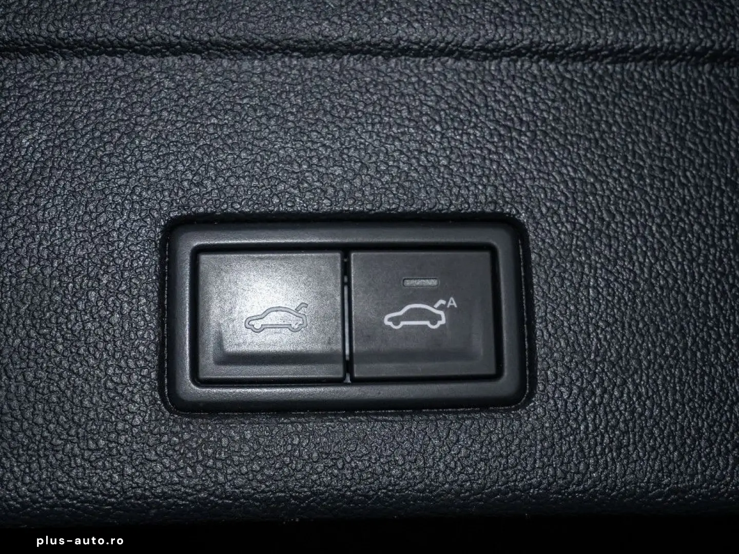 VW Touareg 3.0 V6 TSI R eHybrid 4M Pano AHK Kamera