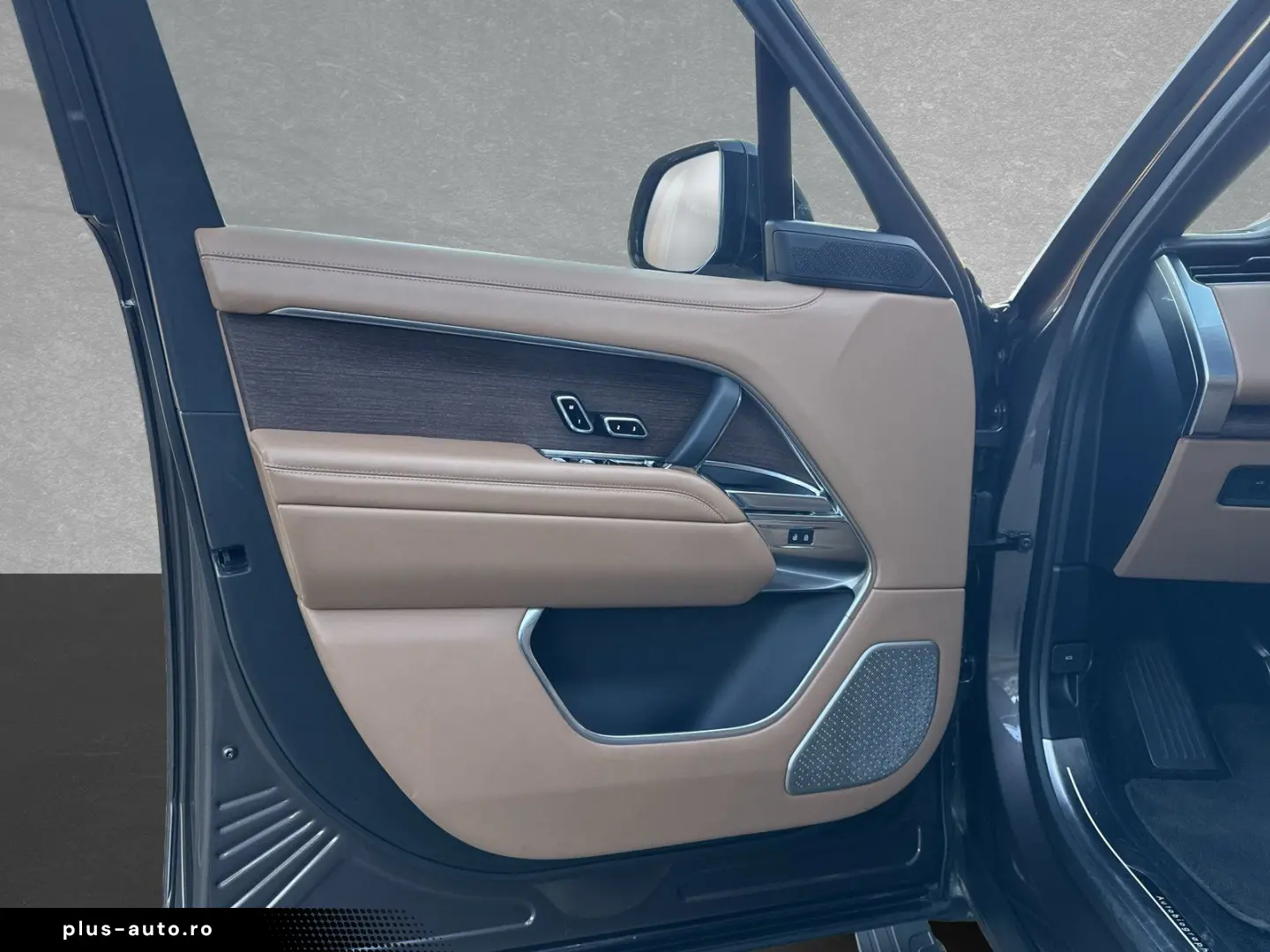 LAND ROVER Range Rover SWB 4.4 Benzin P530 Autobiography