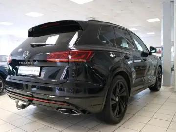 VW Touareg R-Line Black Style Luft AHK Matrix HUD