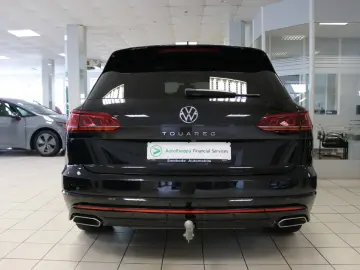 VW Touareg R-Line Black Style Luft AHK Matrix HUD