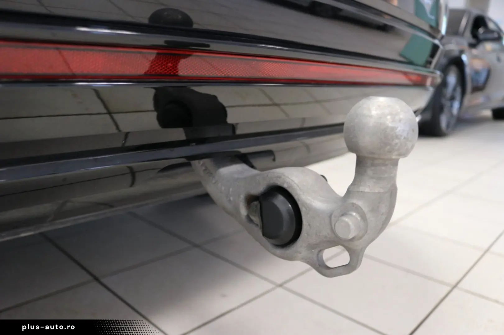 VW Touareg R-Line Black Style Luft AHK Matrix HUD