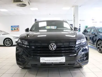 VW Touareg R-Line Black Style Luft AHK Matrix HUD