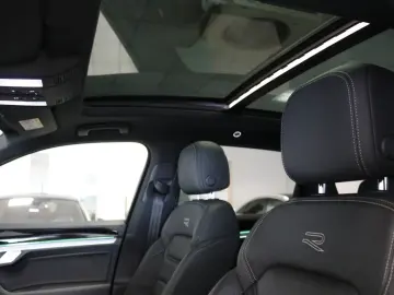 VW Touareg R-Line Black Style Luft AHK Matrix HUD