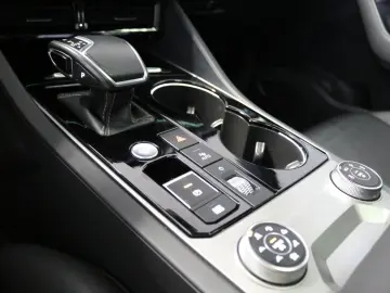 VW Touareg R-Line Black Style Luft AHK Matrix HUD