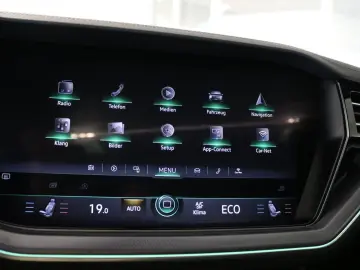 VW Touareg R-Line Black Style Luft AHK Matrix HUD