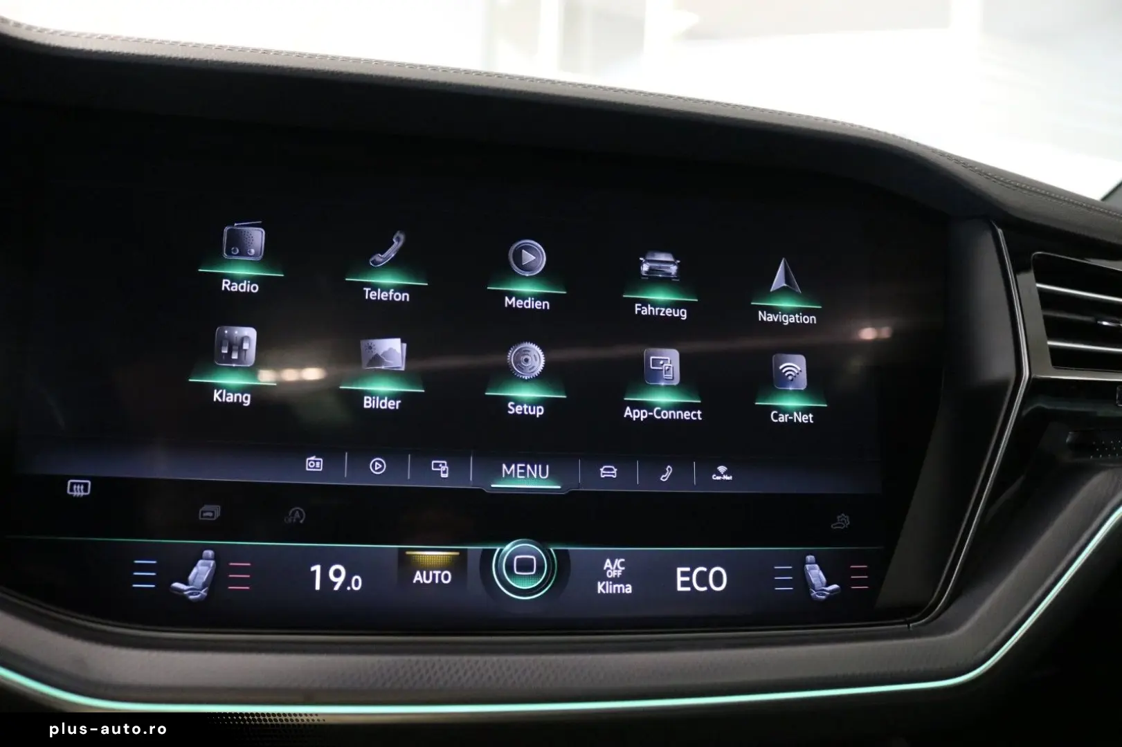 VW Touareg R-Line Black Style Luft AHK Matrix HUD