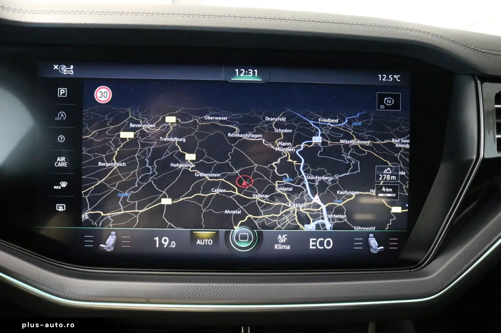 VW Touareg R-Line Black Style Luft AHK Matrix HUD