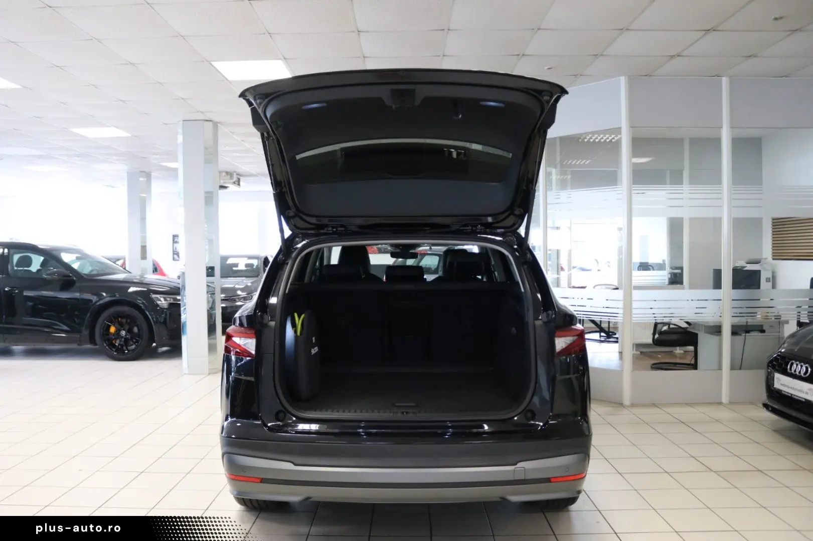 SKODA Enyaq 4x4 WP AHK Kamera STHZ Pano Virtual