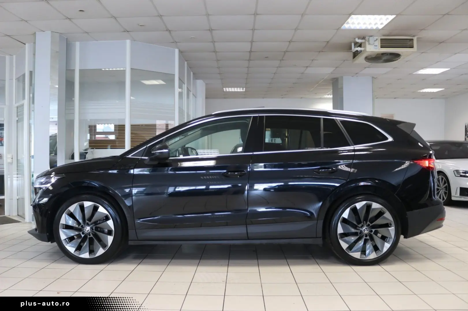 SKODA Enyaq 4x4 WP AHK Kamera STHZ Pano Virtual