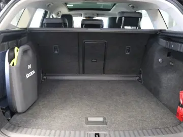 SKODA Enyaq 4x4 WP AHK Kamera STHZ Pano Virtual