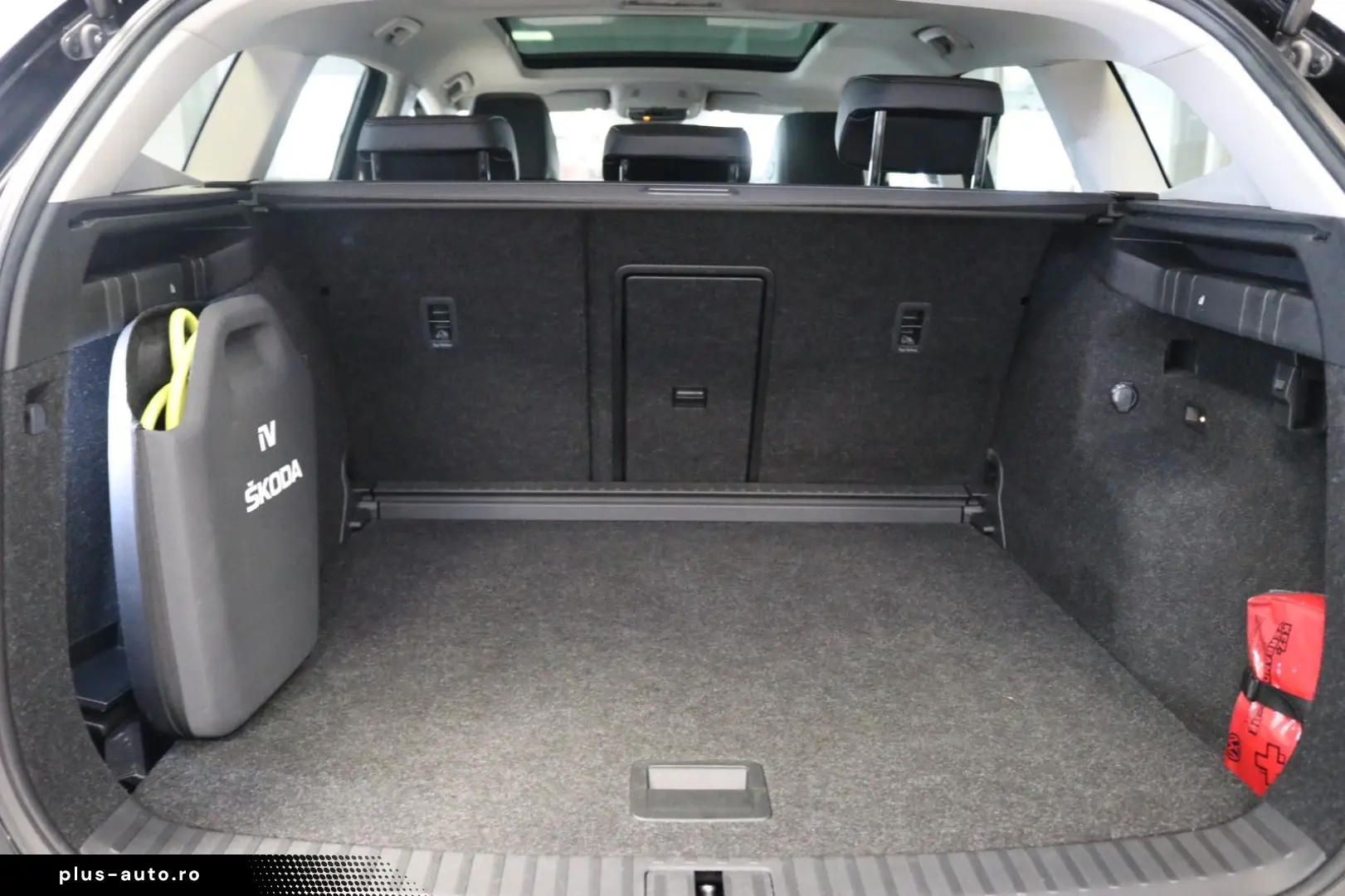 SKODA Enyaq 4x4 WP AHK Kamera STHZ Pano Virtual