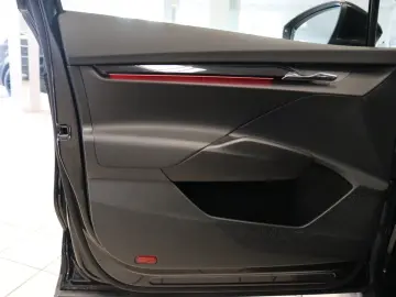 SKODA Enyaq 4x4 WP AHK Kamera STHZ Pano Virtual