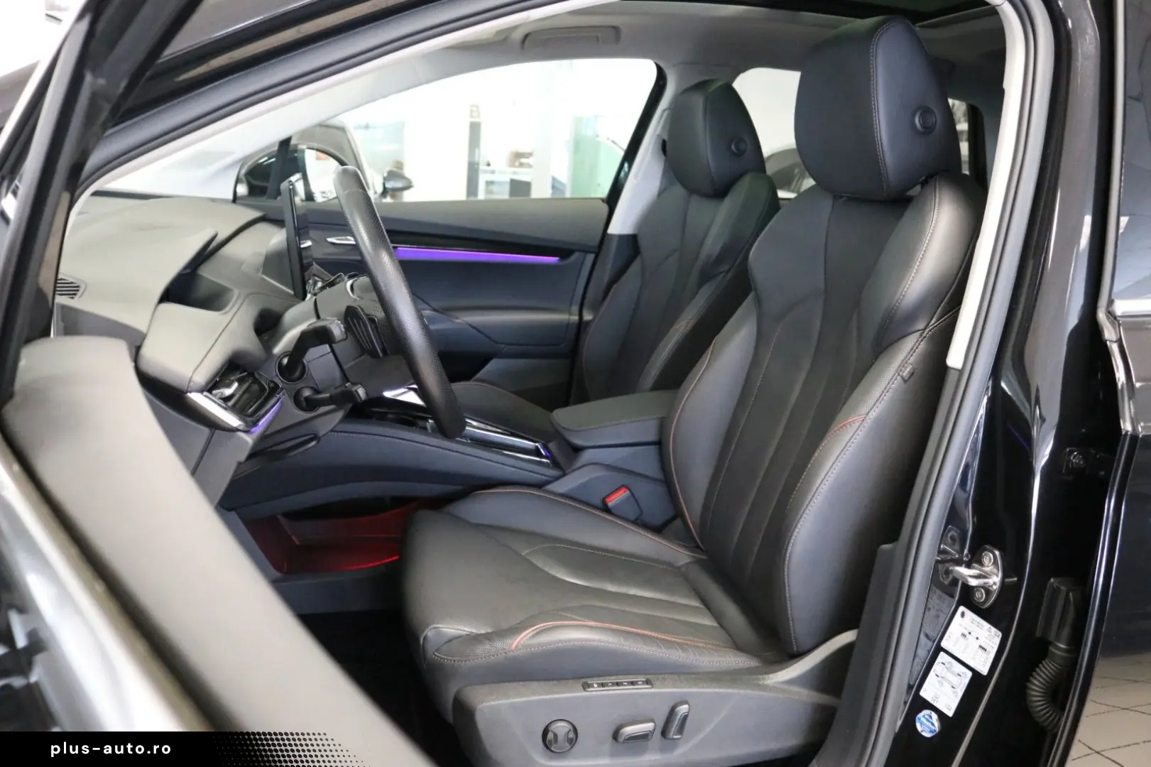 SKODA Enyaq 4x4 WP AHK Kamera STHZ Pano Virtual