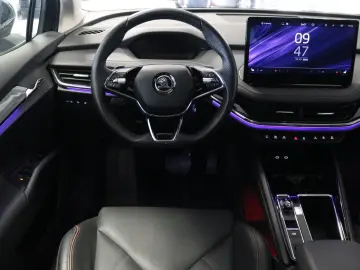 SKODA Enyaq 4x4 WP AHK Kamera STHZ Pano Virtual