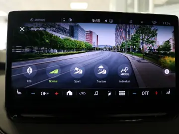 SKODA Enyaq 4x4 WP AHK Kamera STHZ Pano Virtual