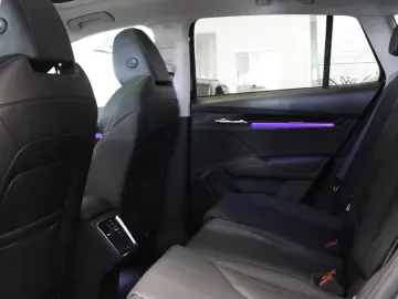 SKODA Enyaq 4x4 WP AHK Kamera STHZ Pano Virtual