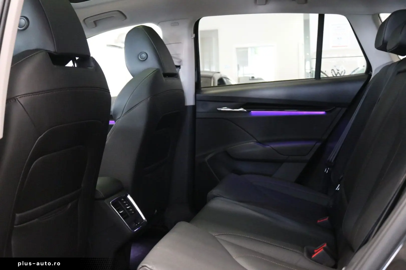 SKODA Enyaq 4x4 WP AHK Kamera STHZ Pano Virtual