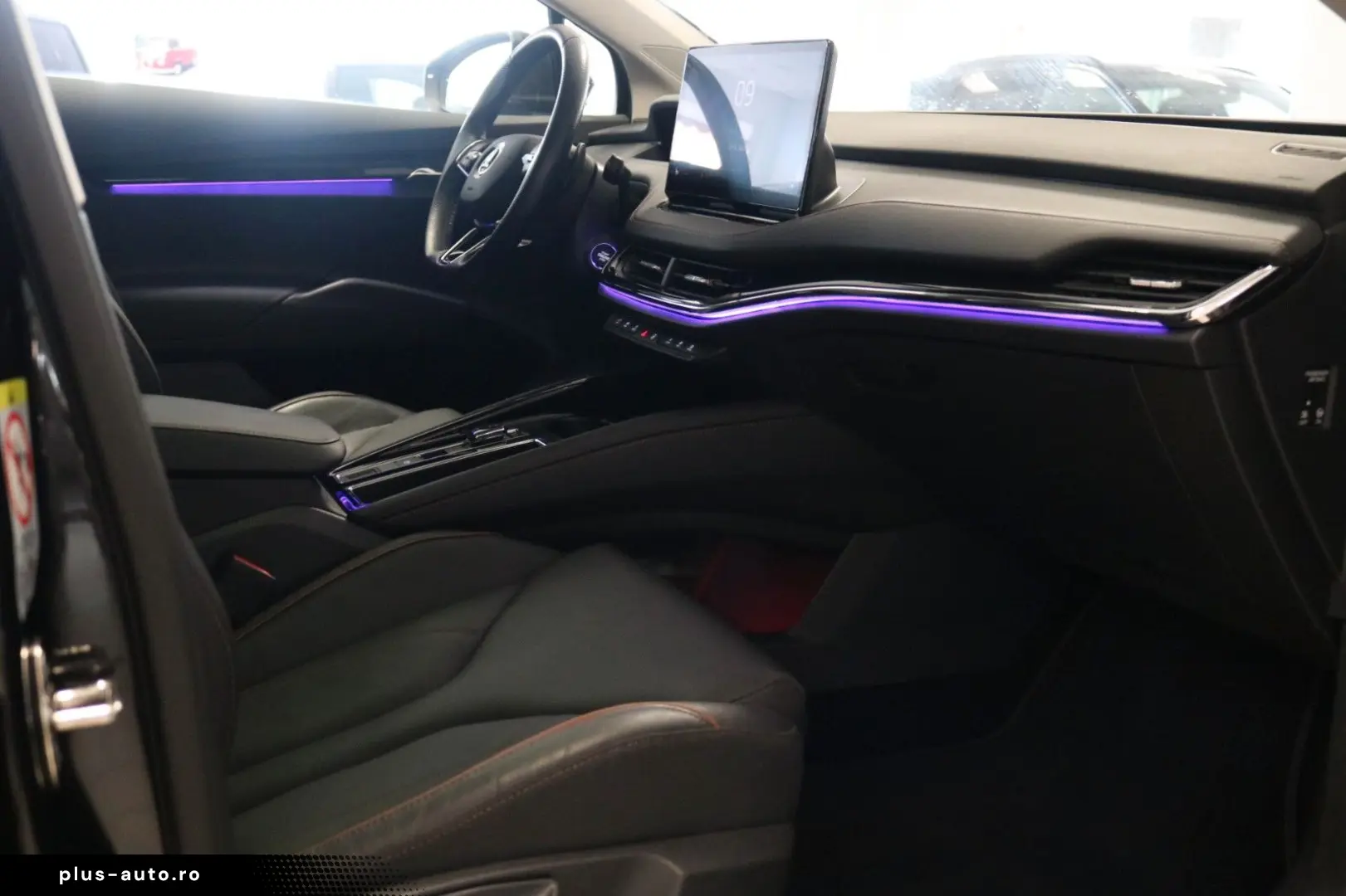 SKODA Enyaq 4x4 WP AHK Kamera STHZ Pano Virtual