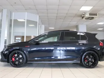 VW Golf VIII GTI Clubsport Black Style HUD Pano