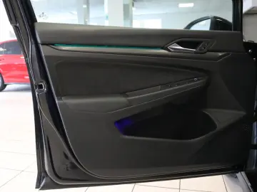 VW Golf VIII GTI Clubsport Black Style HUD Pano