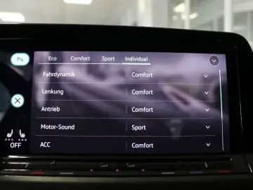 VW Golf VIII GTI Clubsport Black Style HUD Pano