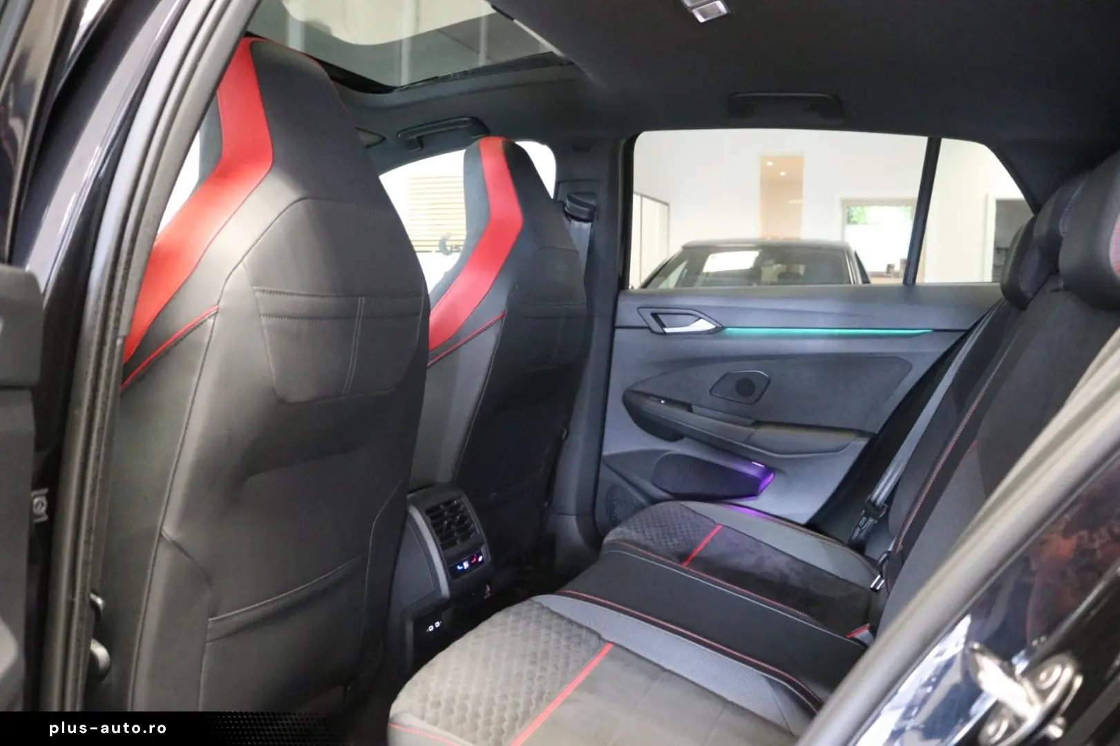 VW Golf VIII GTI Clubsport Black Style HUD Pano