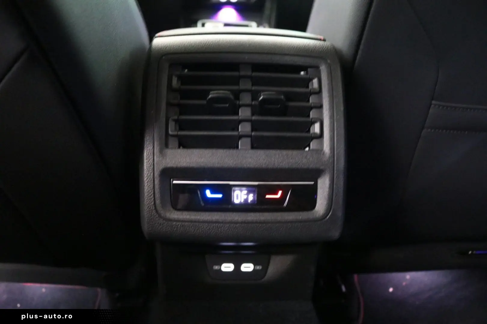 VW Golf VIII GTI Clubsport Black Style HUD Pano