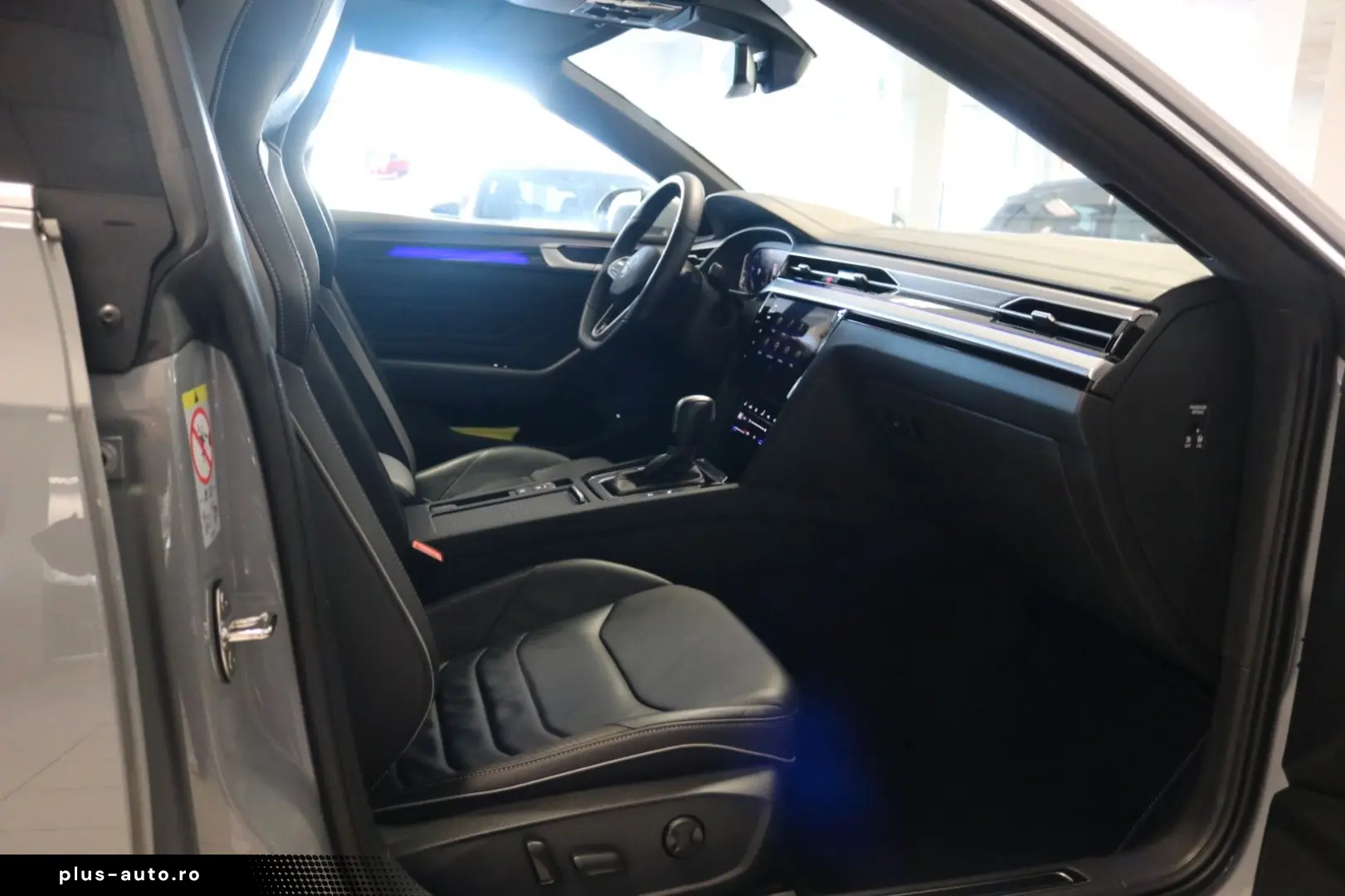 VW Arteon R-Line Matrix Pano 360  Carbon Memory