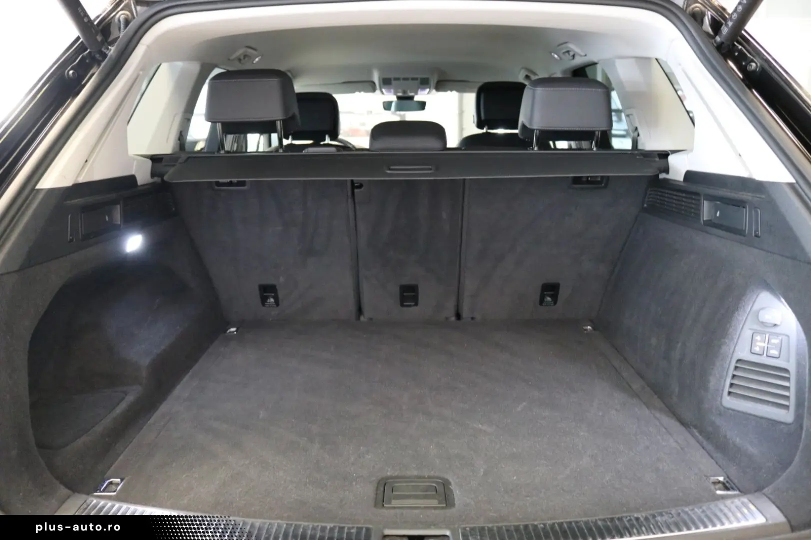 VW Touareg Elegance R-Line Luft AHK Kamera Virtual