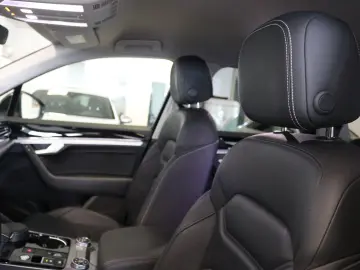 VW Touareg Elegance R-Line Luft AHK Kamera Virtual