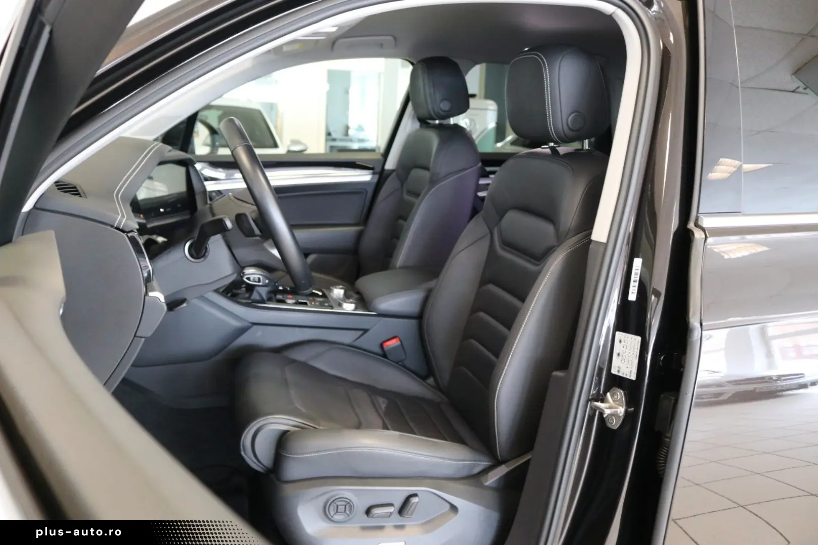 VW Touareg Elegance R-Line Luft AHK Kamera Virtual