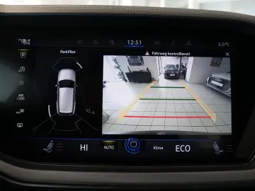 VW Touareg Elegance R-Line Luft AHK Kamera Virtual