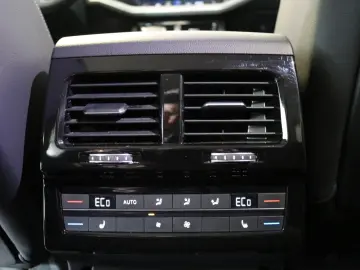 VW Touareg Elegance R-Line Luft AHK Kamera Virtual