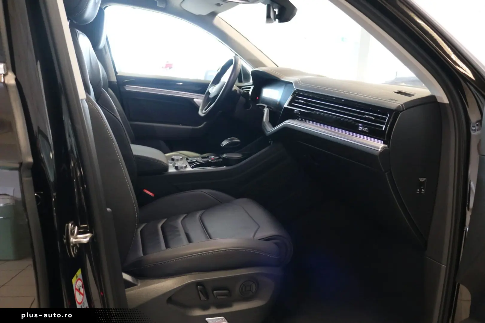 VW Touareg Elegance R-Line Luft AHK Kamera Virtual