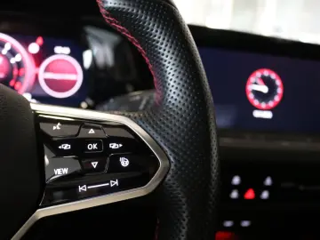 VW Golf GTI Clubsport Black Style Matrix H&K Pano