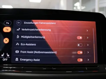 VW Golf VIII GTI Clubsp.  Akrapovic DCC Pano Kamera