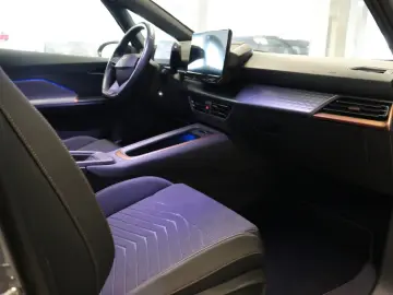 CUPRA Born 150 kW STHZ Keyless Navi ACC Kamera