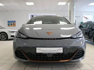 CUPRA Born 150 kW Virtual Cockpit Kamera STHZ LED