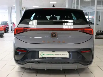 CUPRA Born 150 kW Virtual Cockpit Kamera STHZ LED