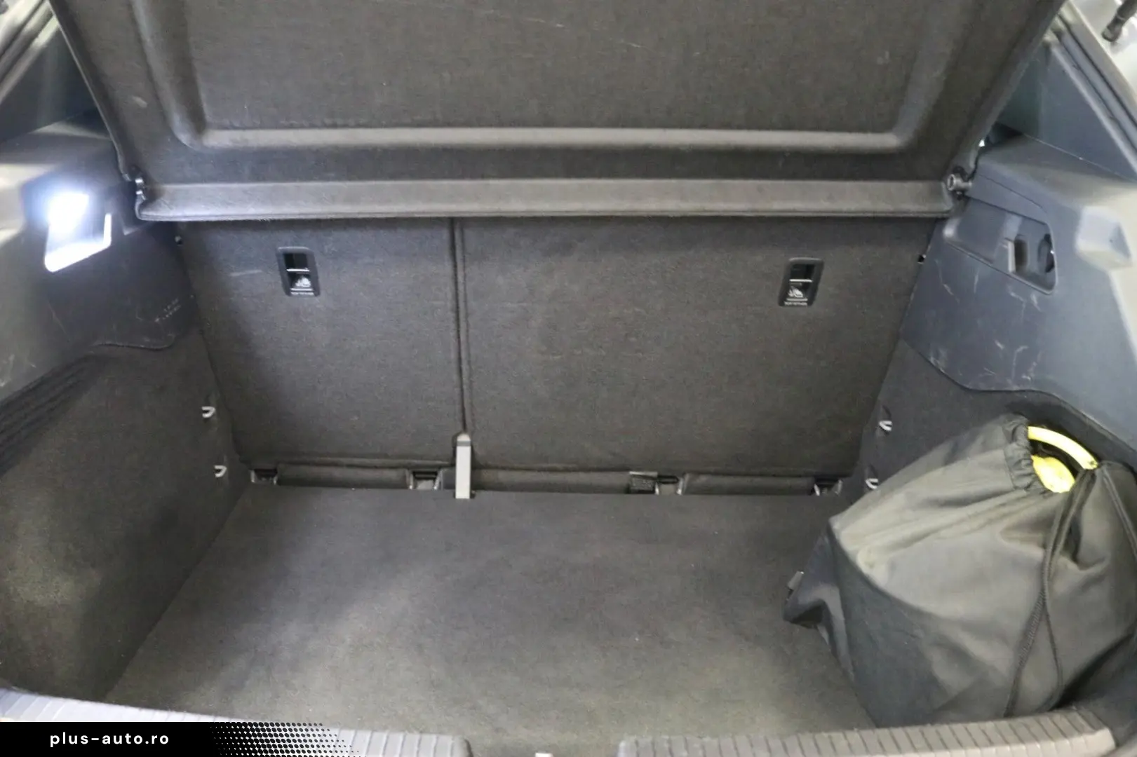 CUPRA Born 150 kW Virtual Cockpit Kamera STHZ LED