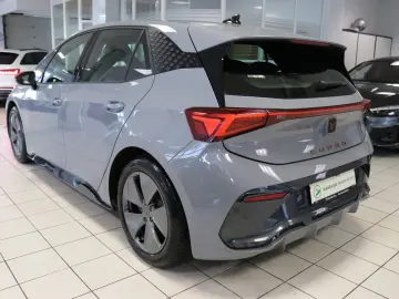 CUPRA Born 150 kW Virtual Cockpit Kamera STHZ LED