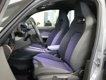 CUPRA Born 150 kW Virtual Cockpit Kamera STHZ LED