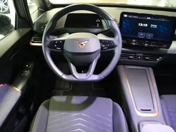 CUPRA Born 150 kW Virtual Cockpit Kamera STHZ LED