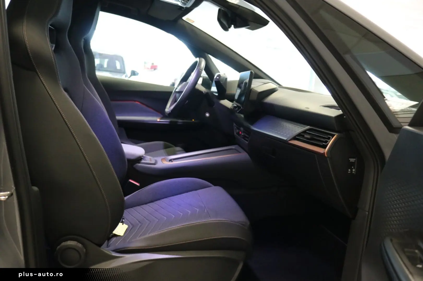 CUPRA Born 150 kW Virtual Cockpit Kamera STHZ LED