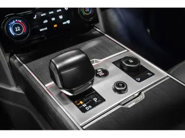 LAND ROVER Range Rover SV P530 4.4 V8 LWB